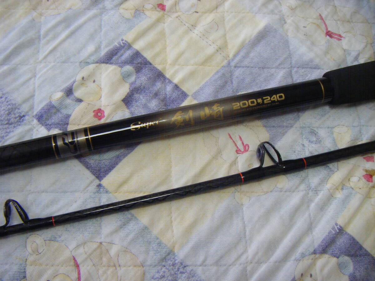 USED。DAIWA 『CROSS CARBO Super 剣崎200号-240』。ダイワ。クロス