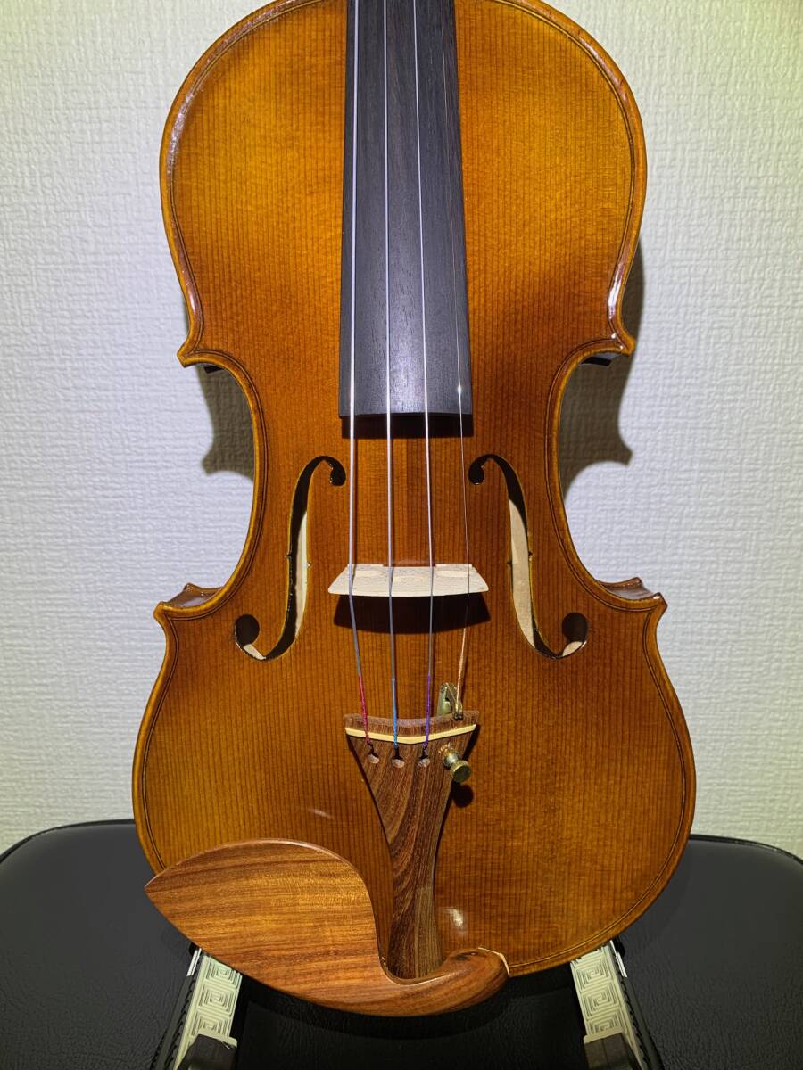 【虎杢一枚板】4/4バイオリン、 新品に近い、裏板は珍しい虎杢の一枚板 バイオリン4/4 一枚板 古いバイオリン 4/4 虎杢 裏板一枚