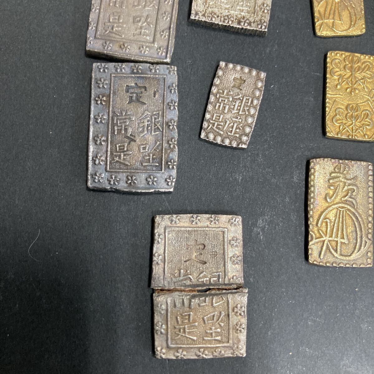1円から！一分銀　一朱金　など　大量おまとめ！管理番号3001 銀座常是 日本古銭 コレクション 一朱銀 一分銀 古銭  - image 8