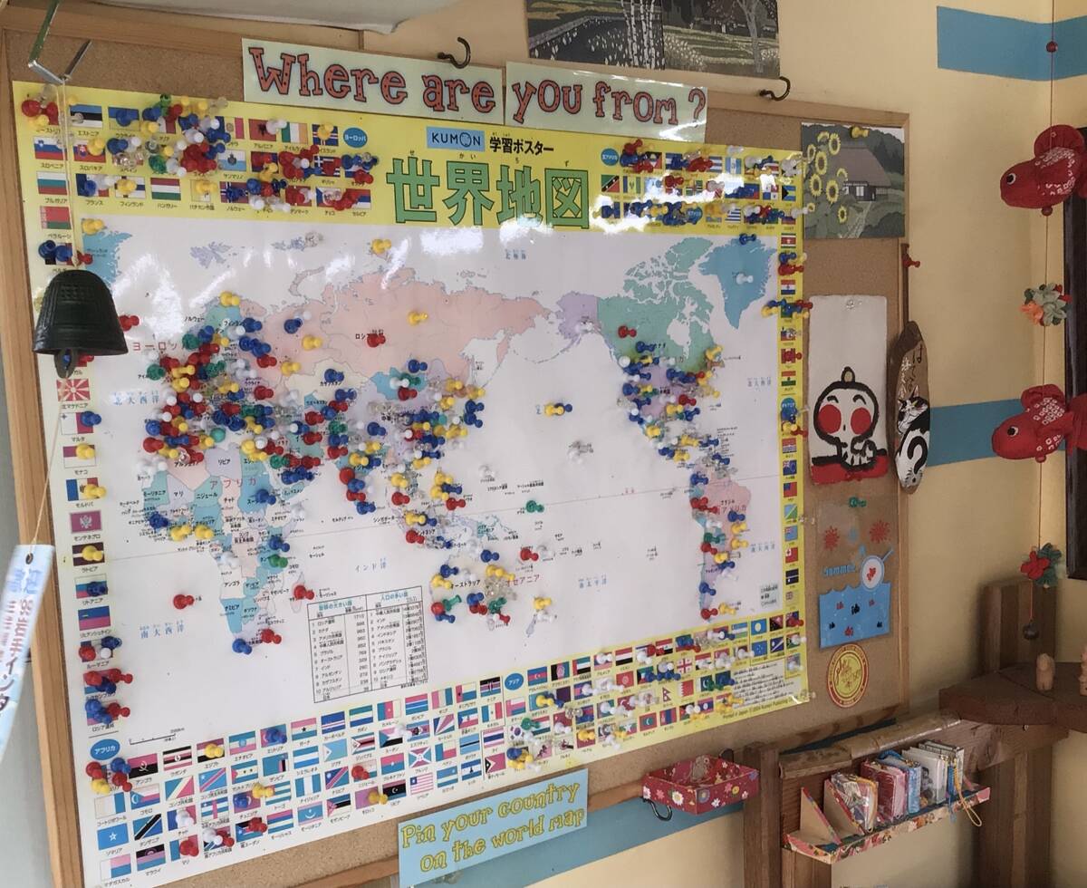 「日本国憲法」豆本 ◎黄金の桜咲く◎ ４cm×4.5ｃｍ×1.3ｃｍ＝＝前文から最終103条まで160頁・布表紙・上製本仕上げ・京都・海文舎 - image 5