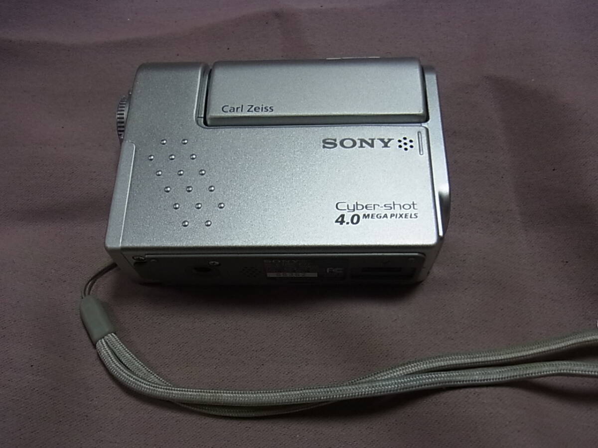 美品　SONY Cyber-shot 　DSC-F77　動作確認済　送料430円～ - image 1