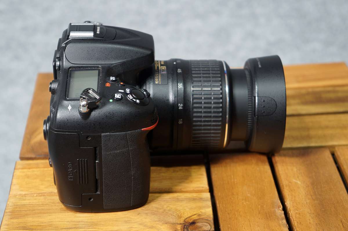 NIKON ニコン D7100+AF-S NIKKOR 18-55 +バッテリー +充電器 +ストラップ （USED：画面に傷あり） - image 9