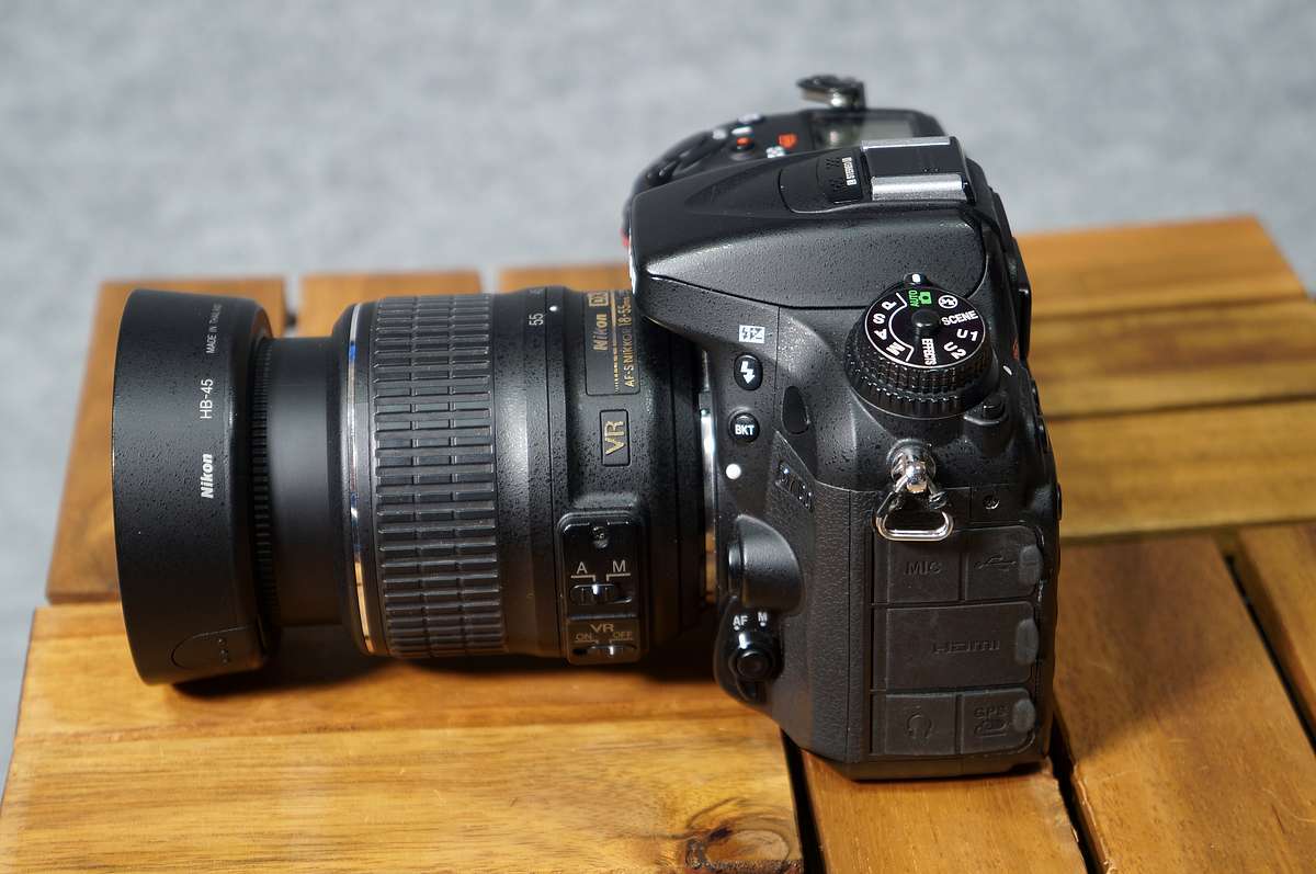 NIKON ニコン D7100+AF-S NIKKOR 18-55 +バッテリー +充電器 +ストラップ （USED：画面に傷あり） - image 6