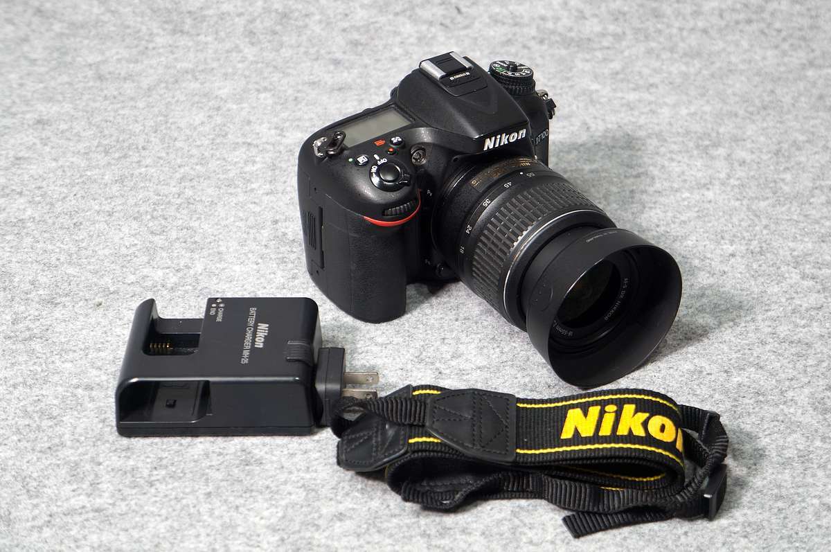 NIKON ニコン D7100+AF-S NIKKOR 18-55 +バッテリー +充電器 +ストラップ （USED：画面に傷あり） - image 8